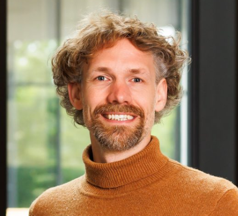 Dr. Florian Bruenig